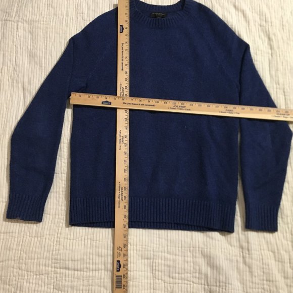 Banana Republic Eco Sweater Navy Blue knit long sleeve Size Medium RN 54023. - Picture 3 of 6